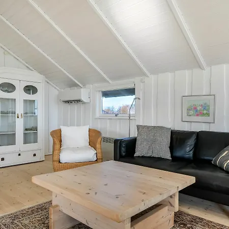 Cozy Partly Renovated Wooden Home-fjord View-sj437