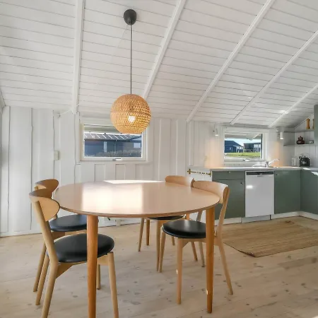 Cozy Partly Renovated Wooden Home-fjord View-sj437 Vakantiehuis *