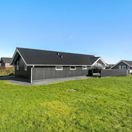 Nyaraló Cozy Partly Renovated Wooden Home-fjord View-sj437 *